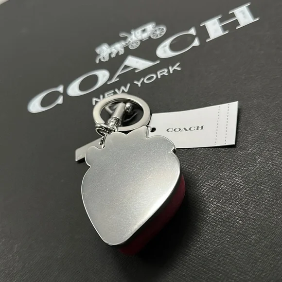 NWT Coachtopia Coach Strawberry Bag Charm Fruit 70% Recycled Resin FOB Keychain - Picture 14 of 15